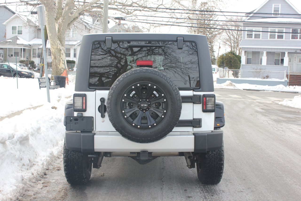 Jeep Wrangler Unlimited Sahara 4WD 2012