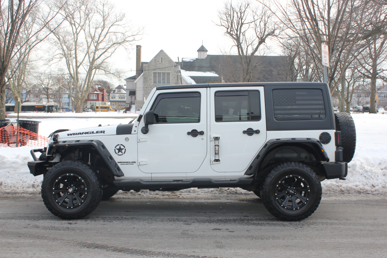 Jeep Wrangler Unlimited Sahara 4WD 2012