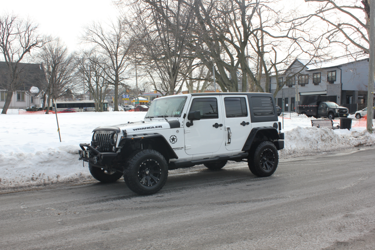 Jeep Wrangler Unlimited Sahara 4WD 2012