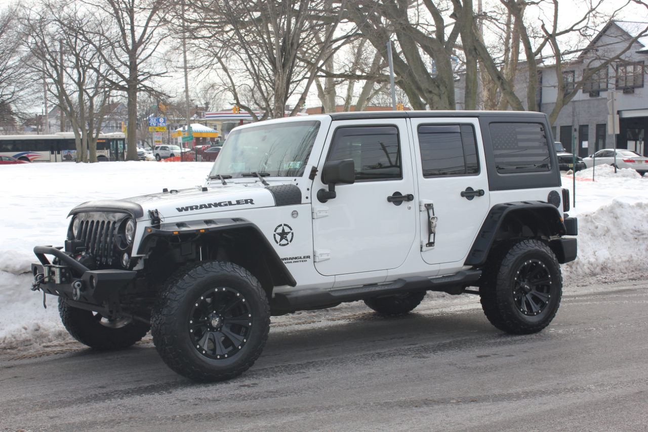 Jeep Wrangler Unlimited Sahara 4WD 2012