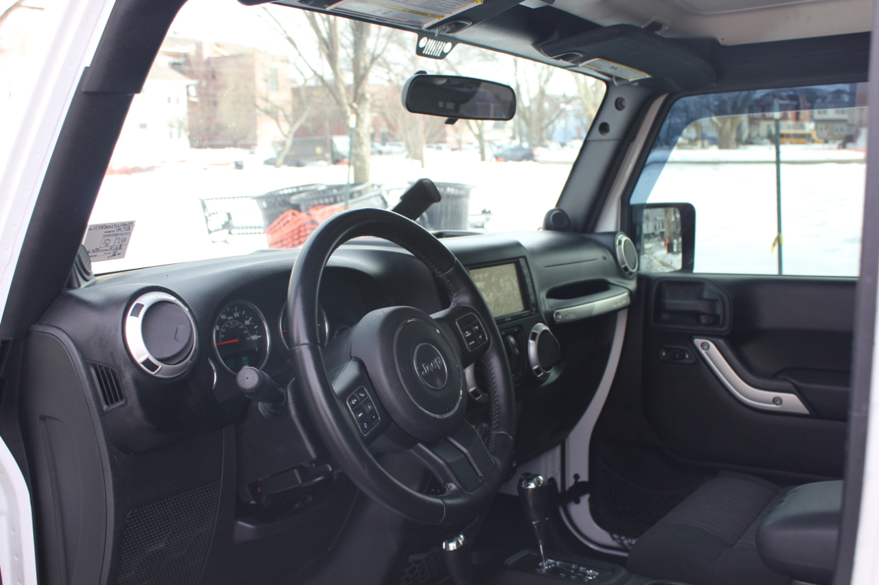 Jeep Wrangler Unlimited Sahara 4WD 2012