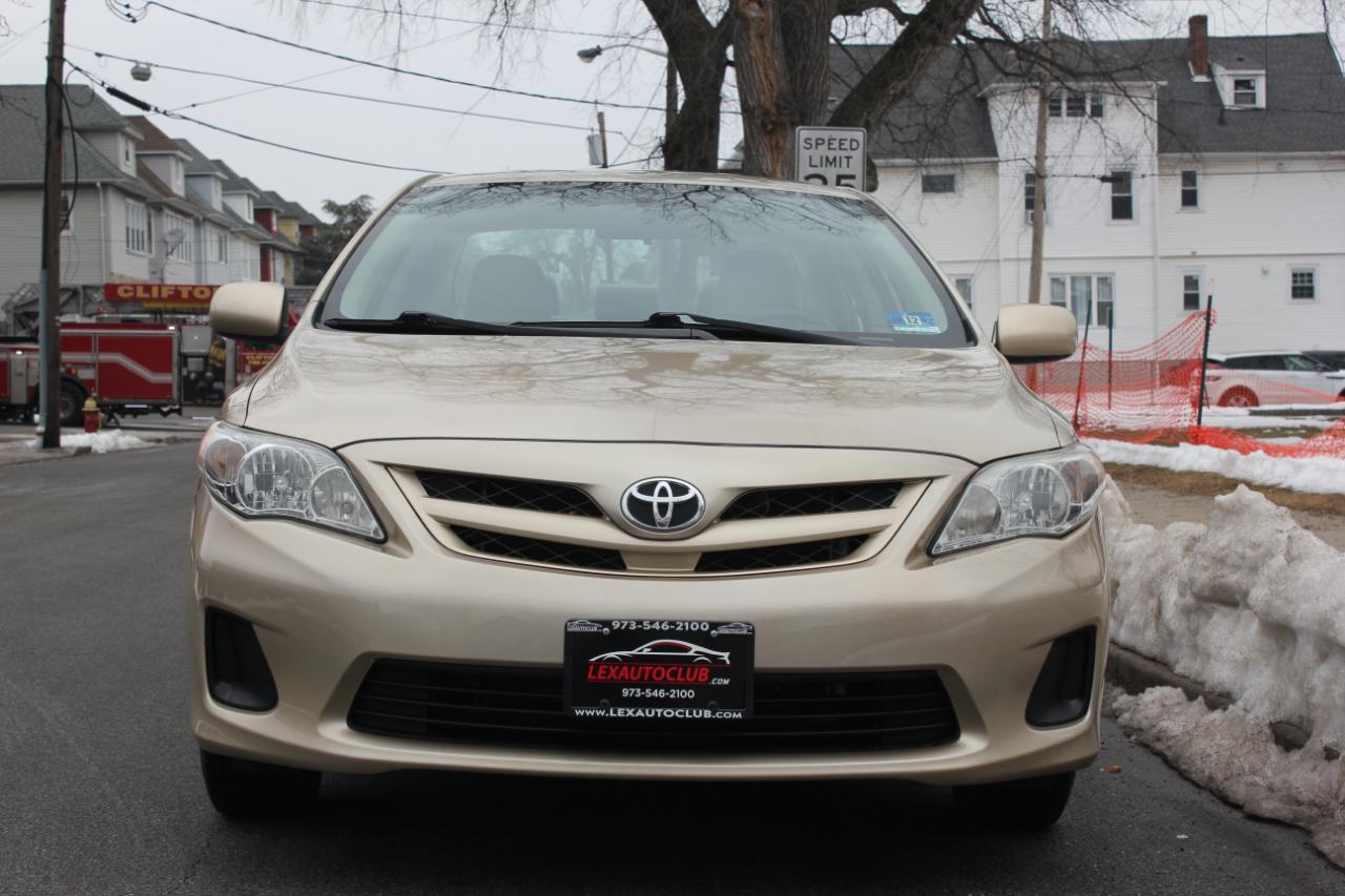 Toyota Corolla LE 4-Speed AT 2013