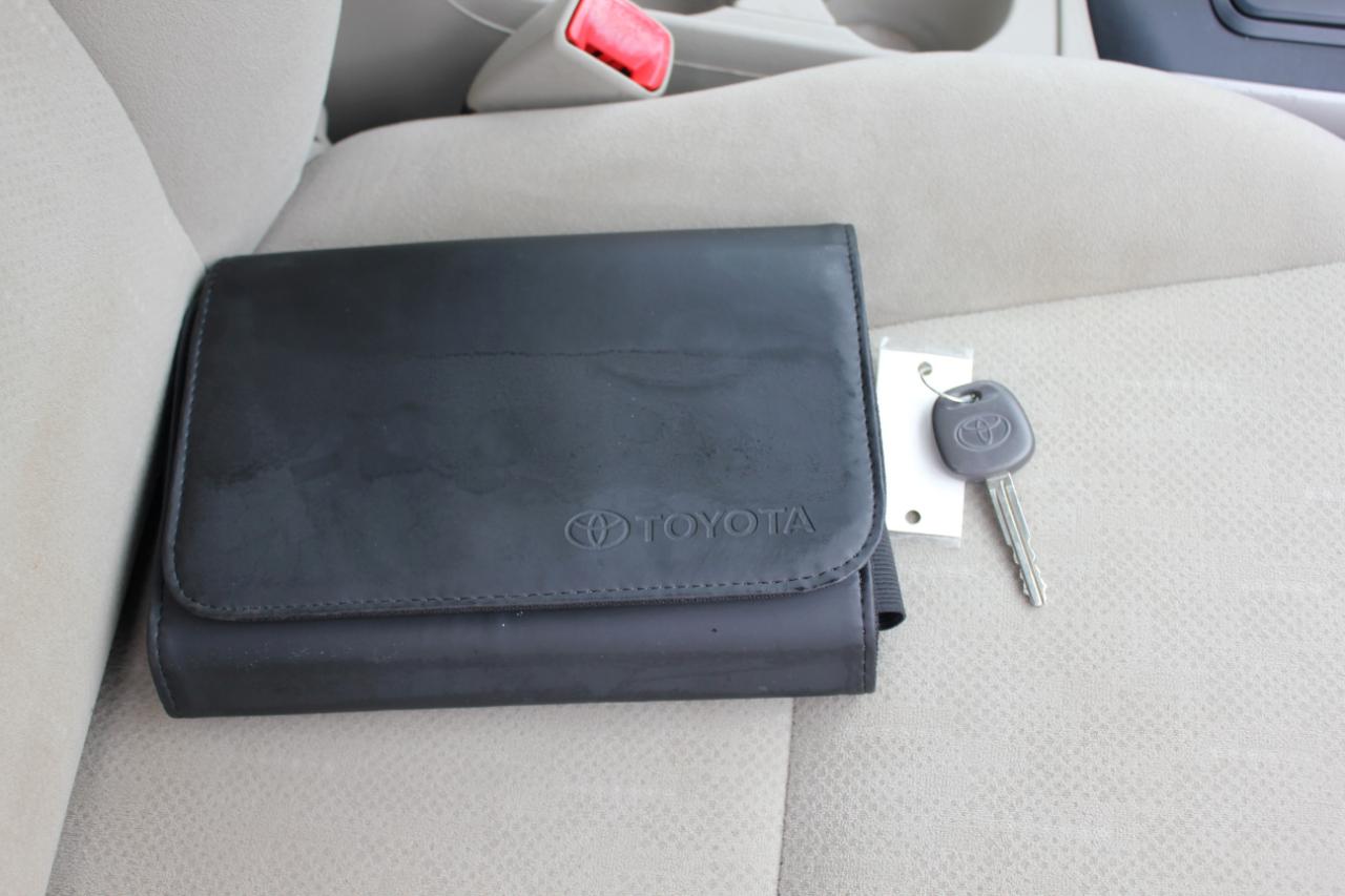 Toyota Corolla LE 4-Speed AT 2013