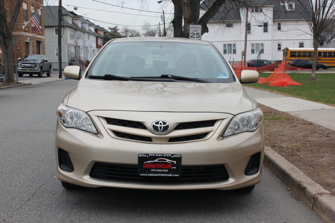 Toyota Corolla LE 4-Speed AT 2013