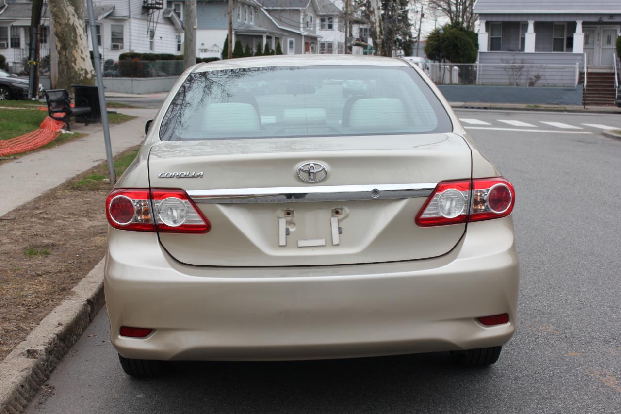 Toyota Corolla LE 4-Speed AT 2013