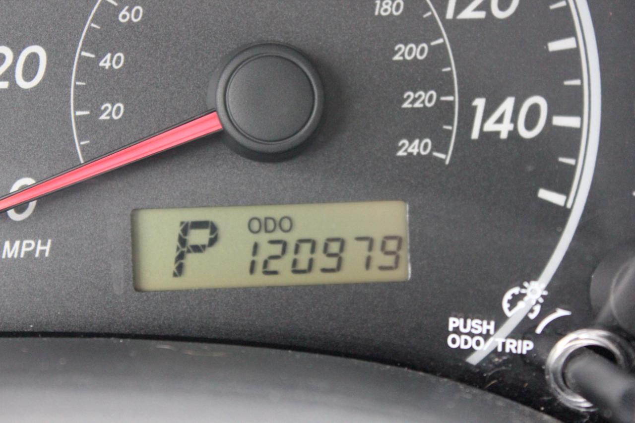 Toyota Corolla LE 4-Speed AT 2013