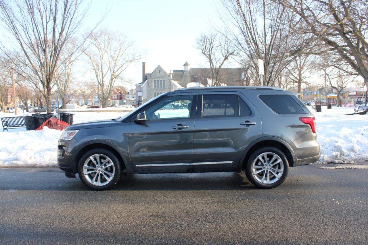 Ford Explorer XLT 4WD 2018