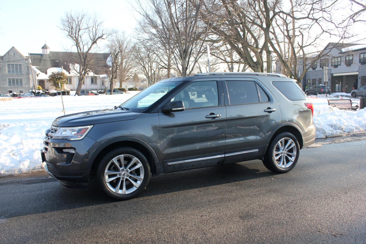 Ford Explorer XLT 4WD 2018