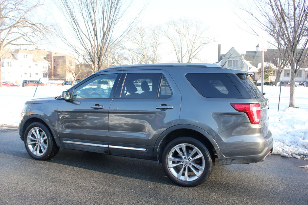 Ford Explorer XLT 4WD 2018