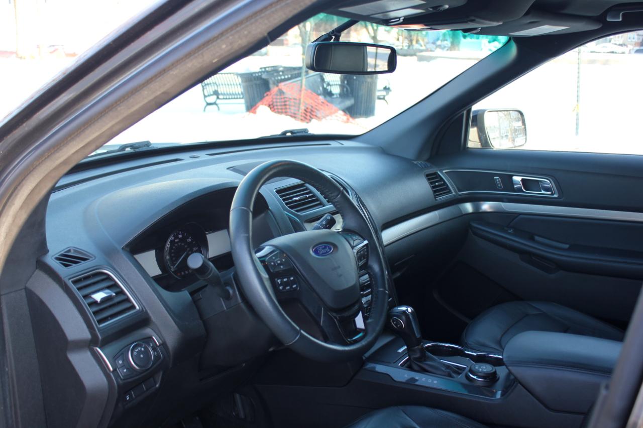 Ford Explorer XLT 4WD 2018