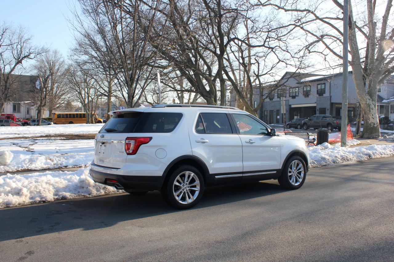 Ford Explorer XLT 4WD 2018