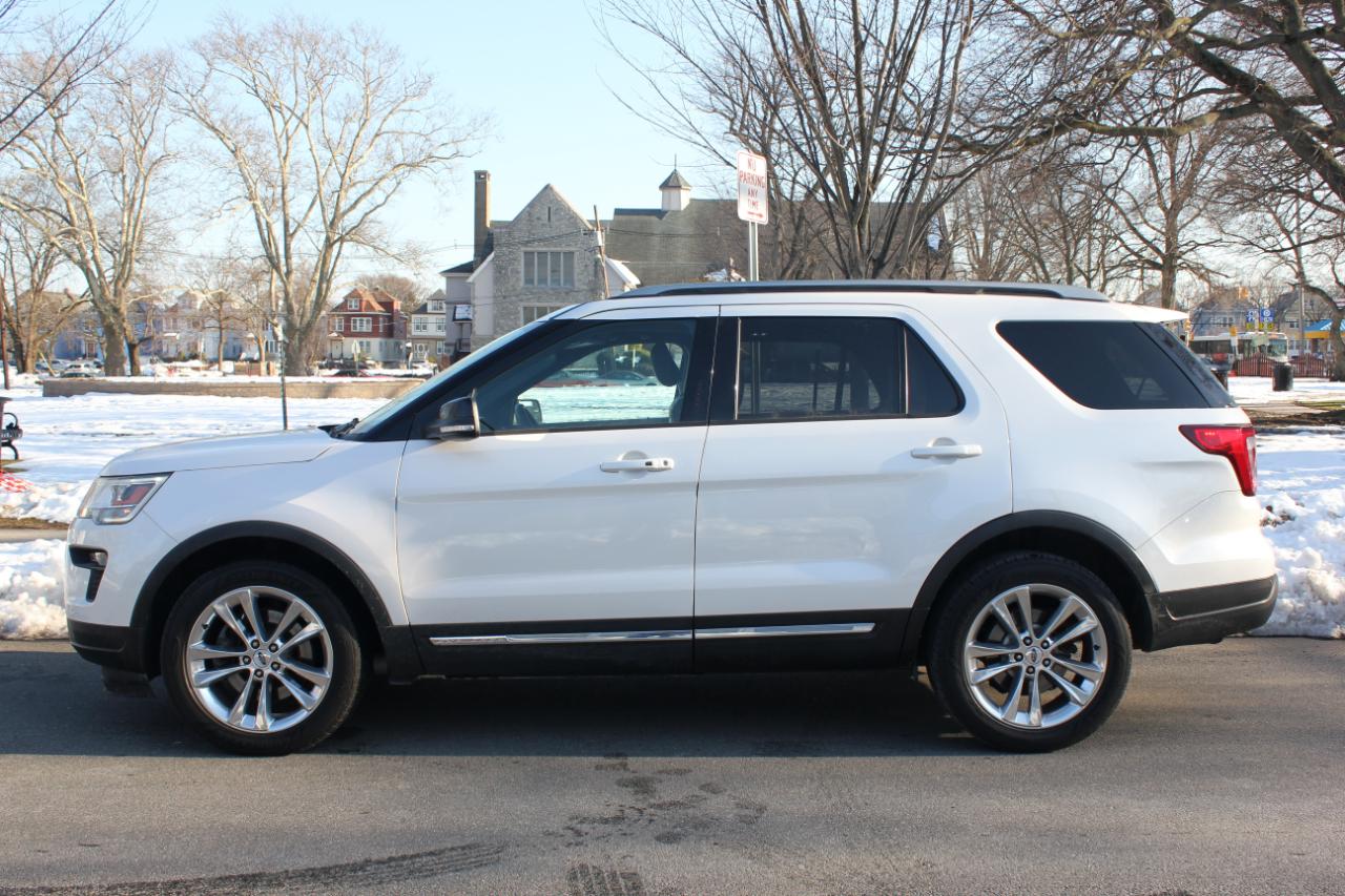 Ford Explorer XLT 4WD 2018