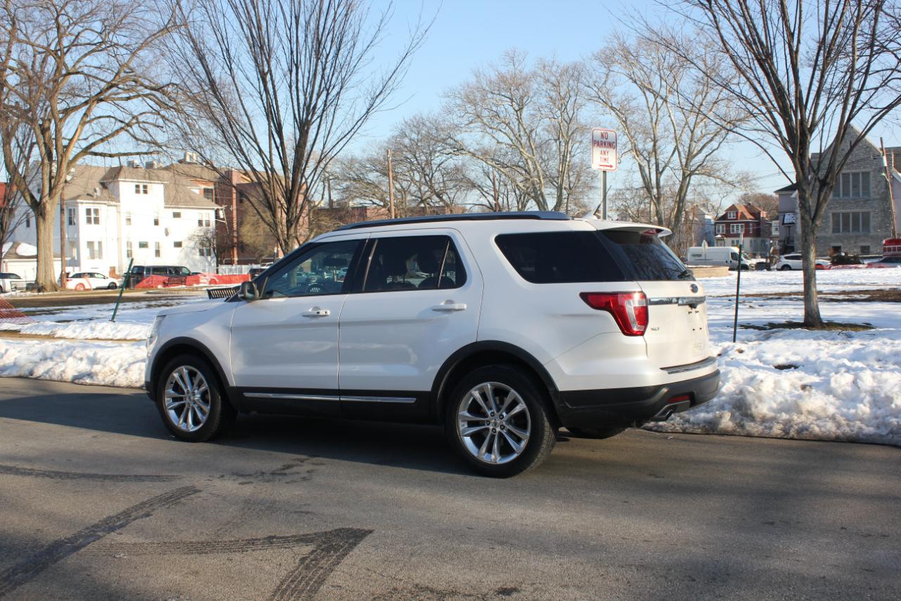 Ford Explorer XLT 4WD 2018