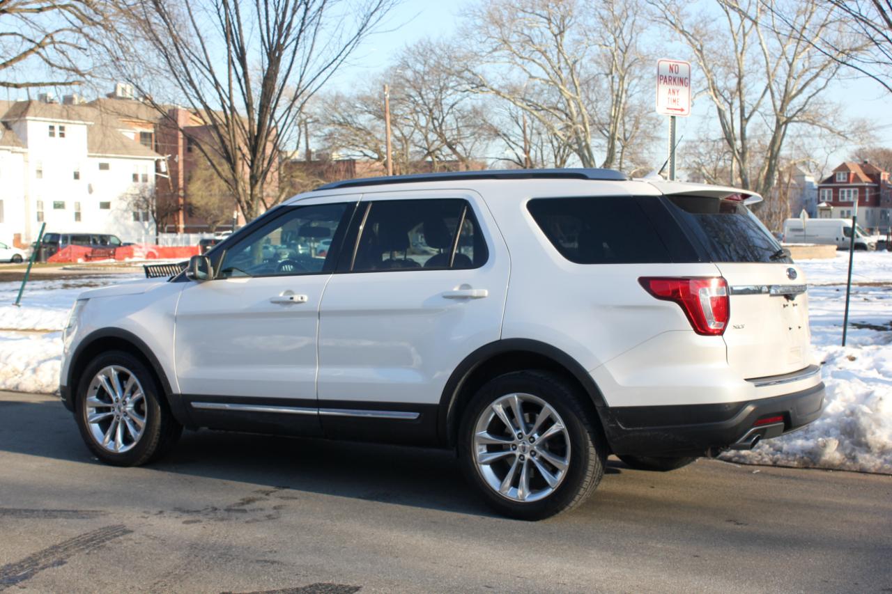 Ford Explorer XLT 4WD 2018