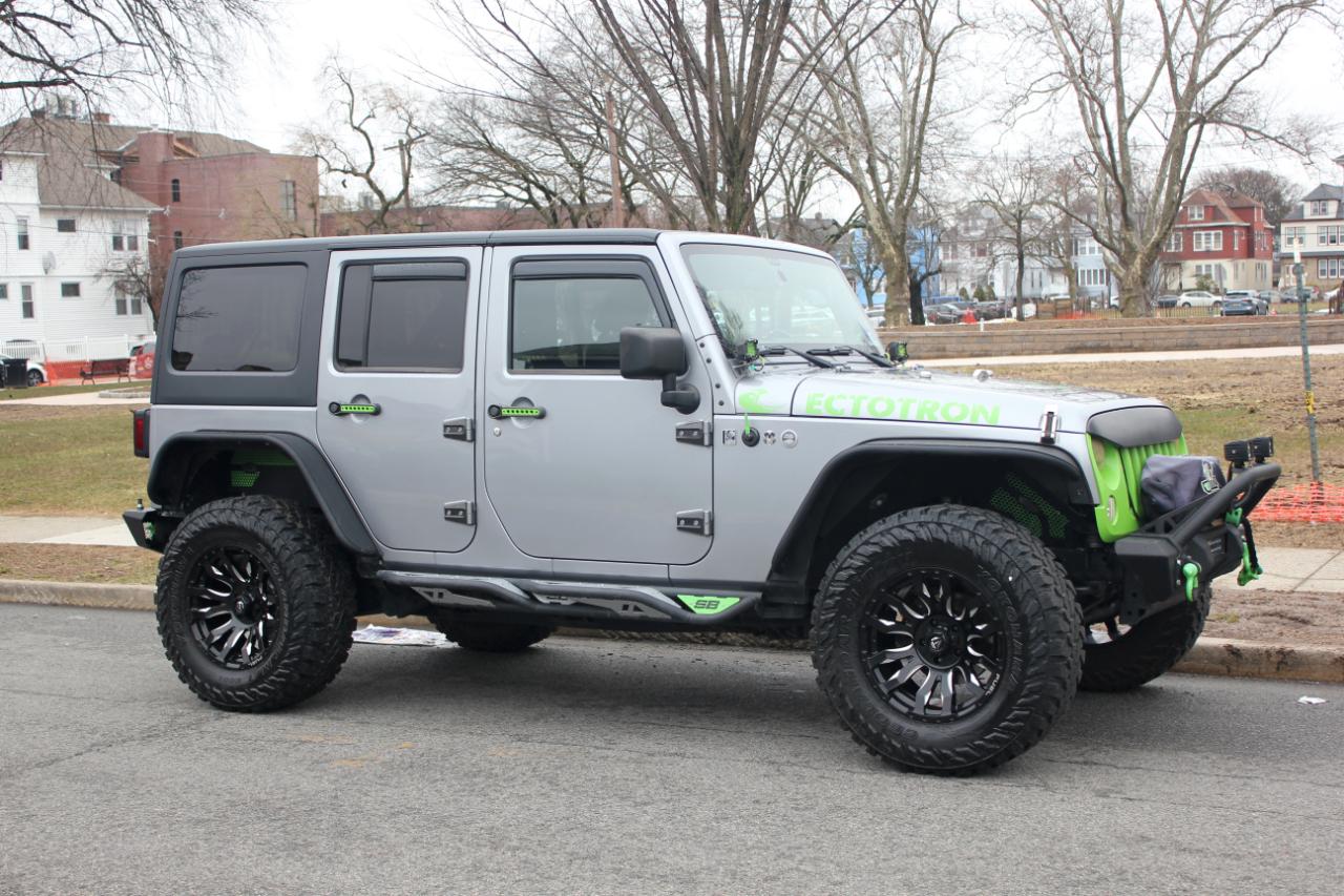 Jeep Wrangler Unlimited Sahara 4WD 2014