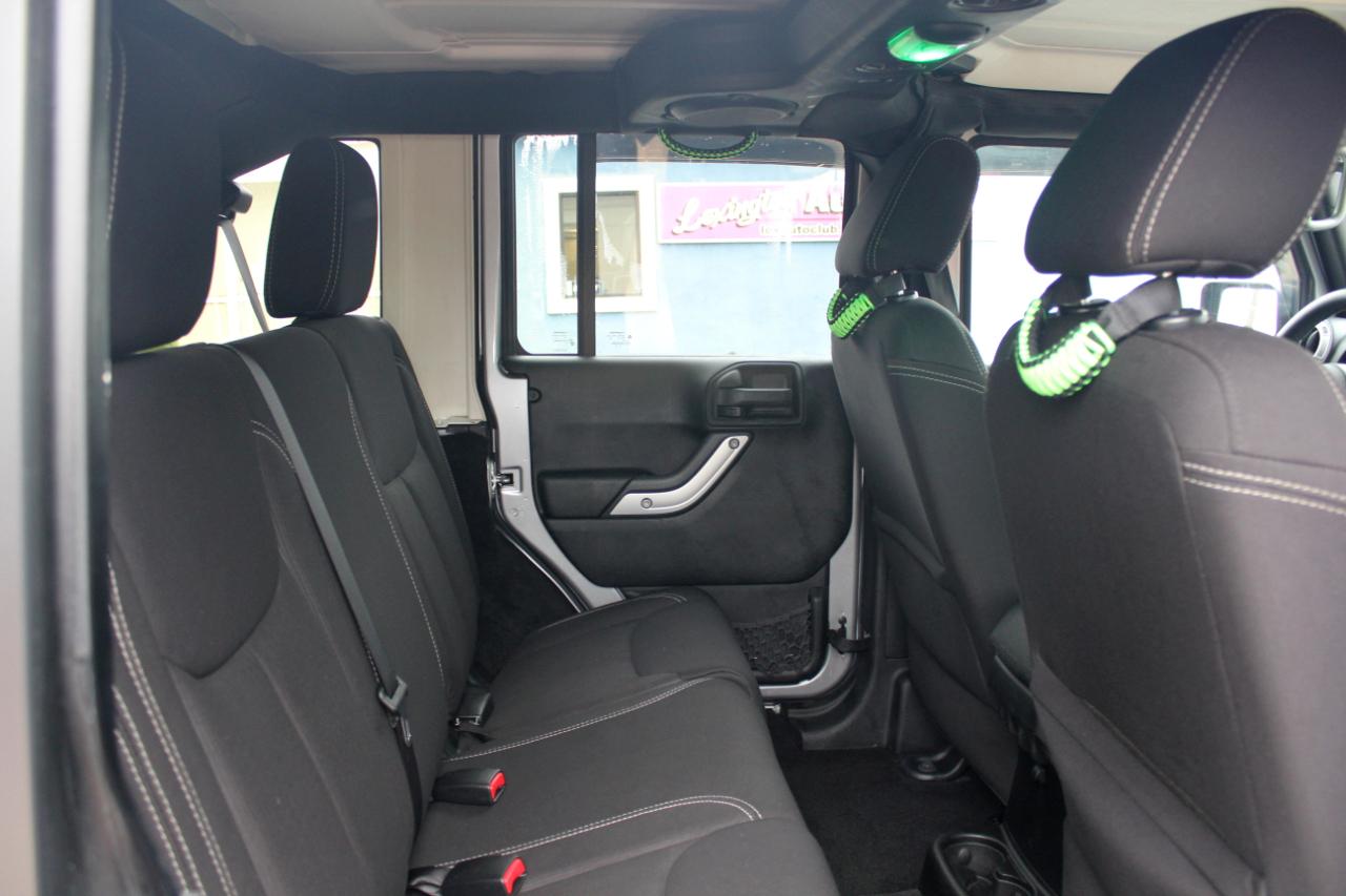 Jeep Wrangler Unlimited Sahara 4WD 2014