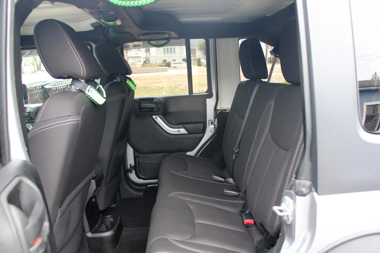 Jeep Wrangler Unlimited Sahara 4WD 2014