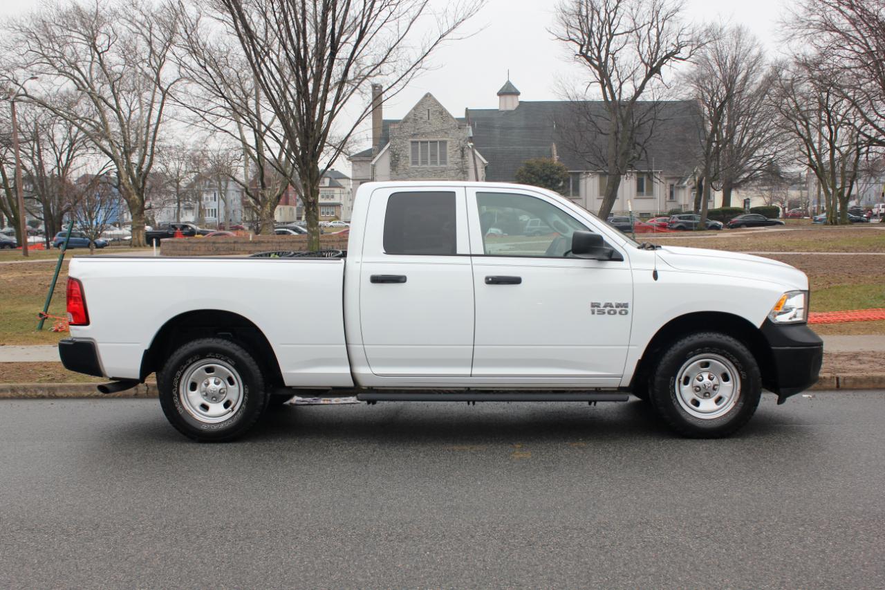 RAM 1500 Tradesman Quad Cab 4WD 2016