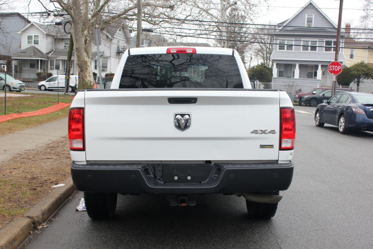 RAM 1500 Tradesman Quad Cab 4WD 2016