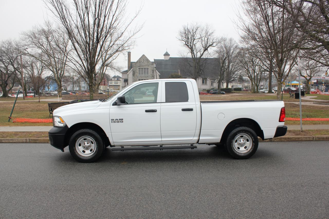 RAM 1500 Tradesman Quad Cab 4WD 2016