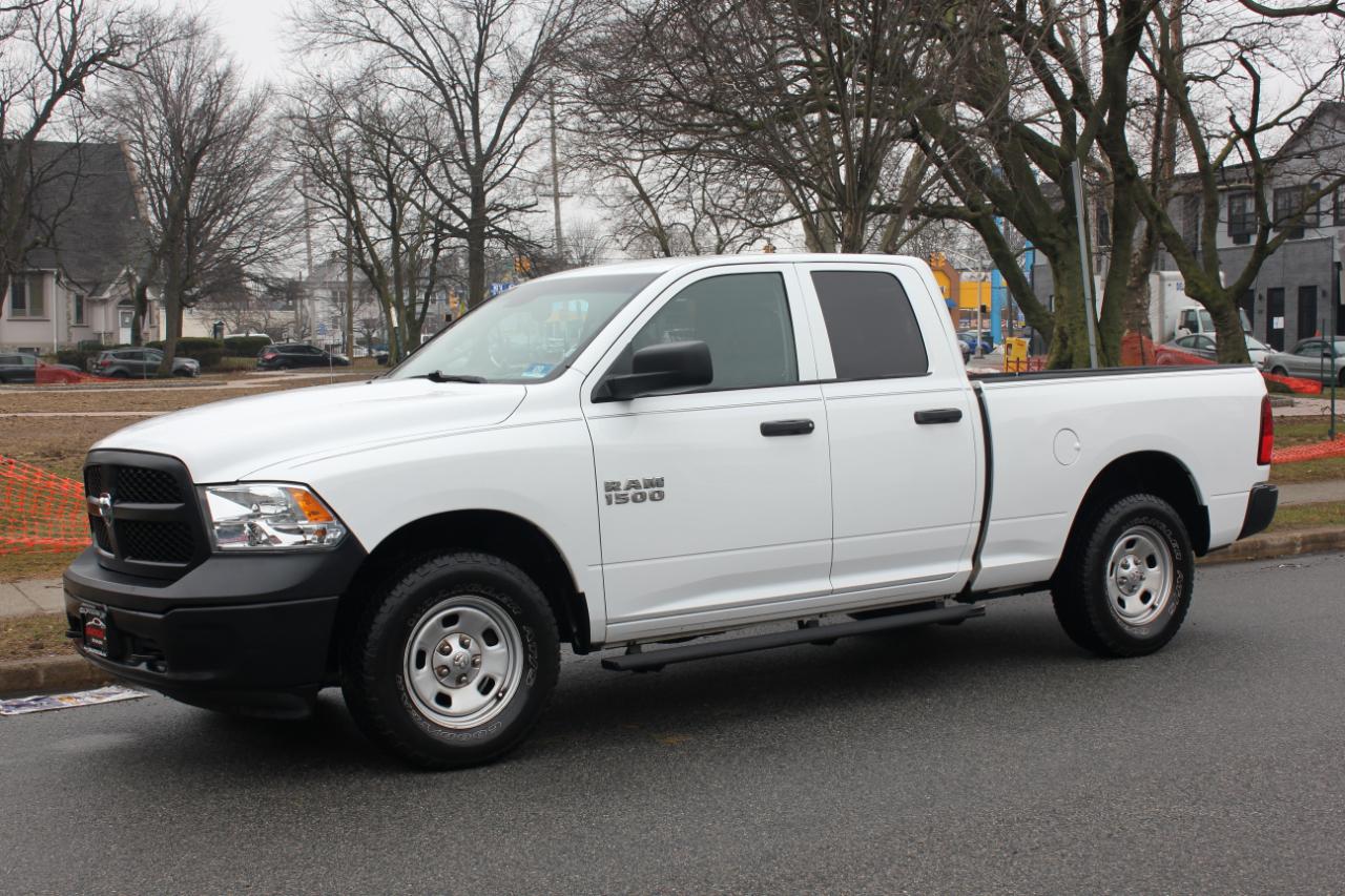 RAM 1500 Tradesman Quad Cab 4WD 2016