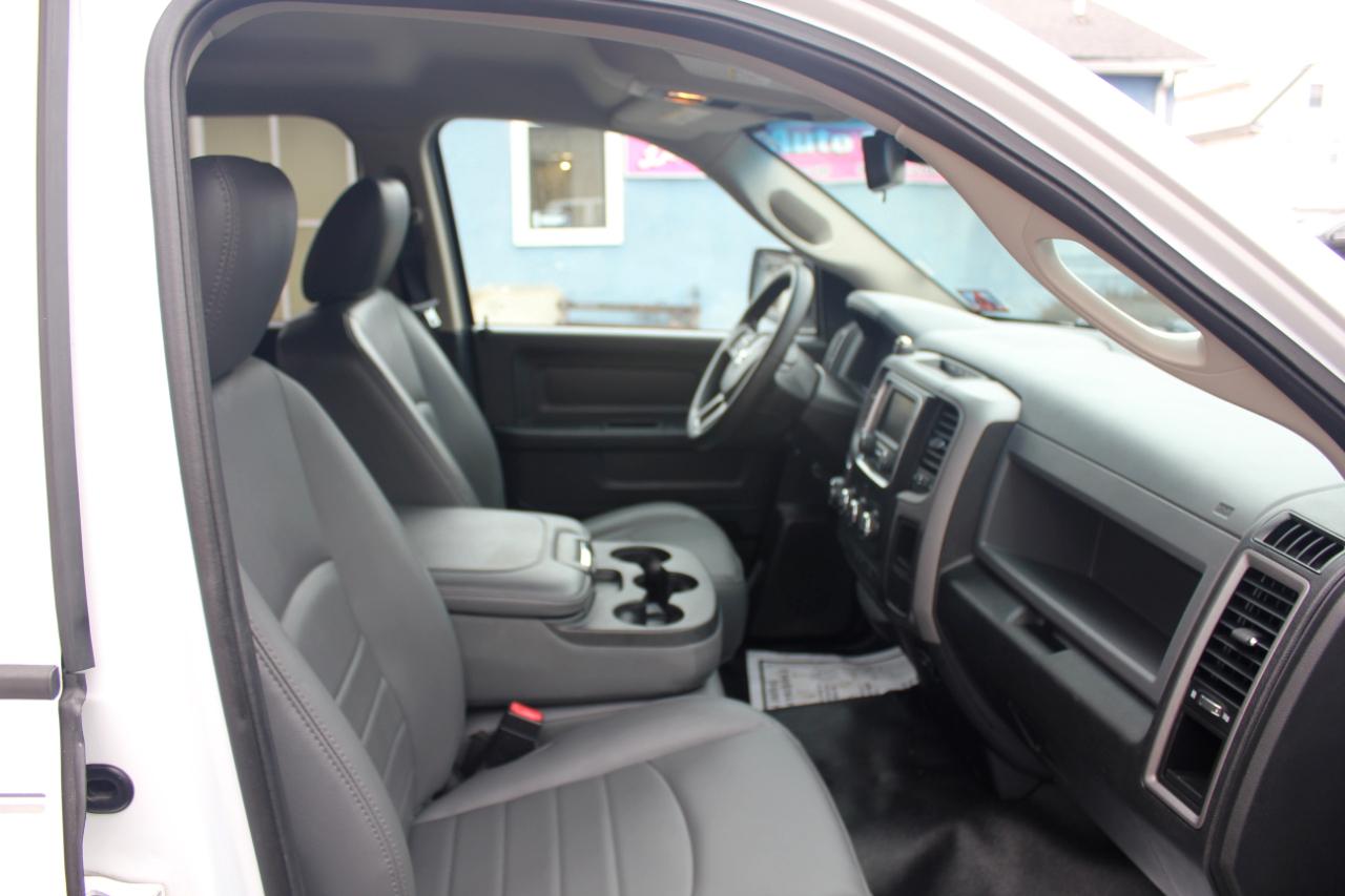 RAM 1500 Tradesman Quad Cab 4WD 2016