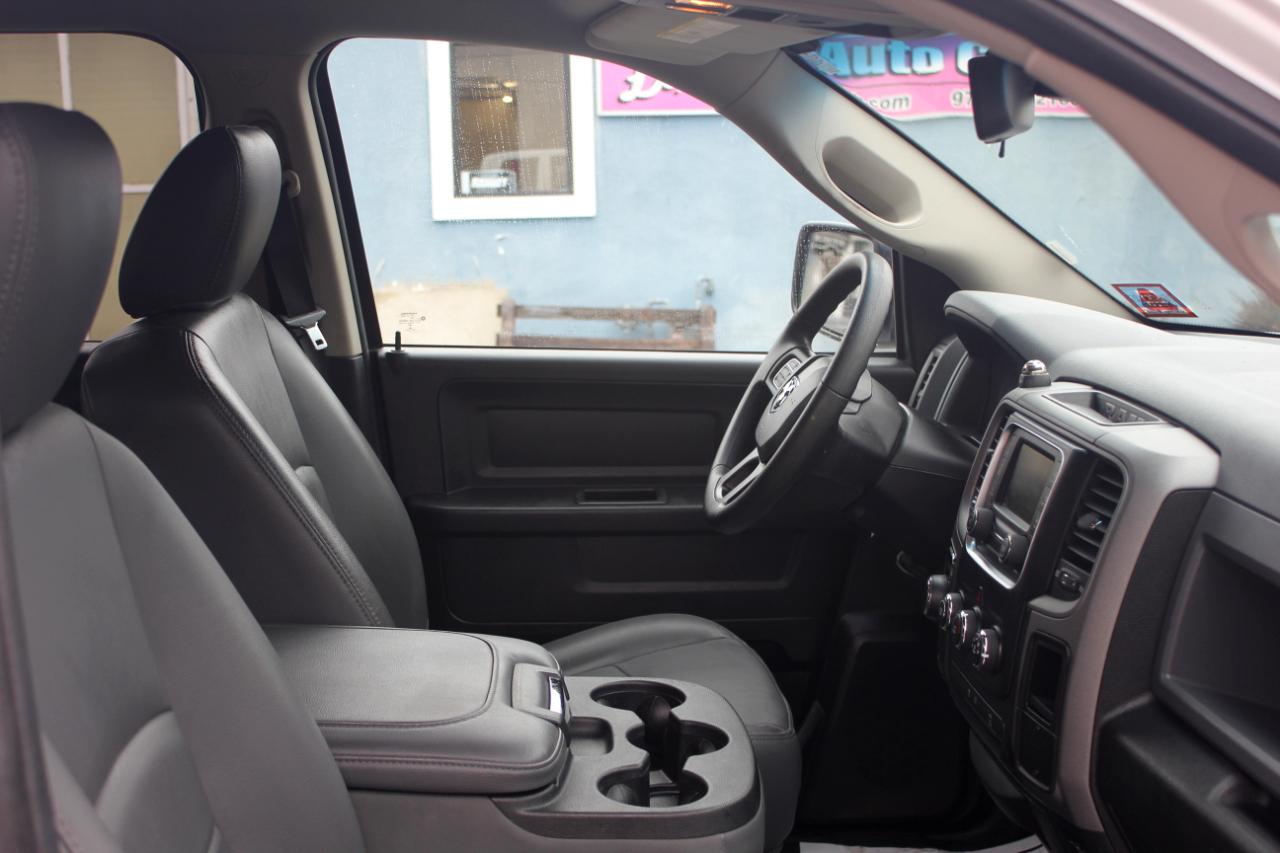 RAM 1500 Tradesman Quad Cab 4WD 2016