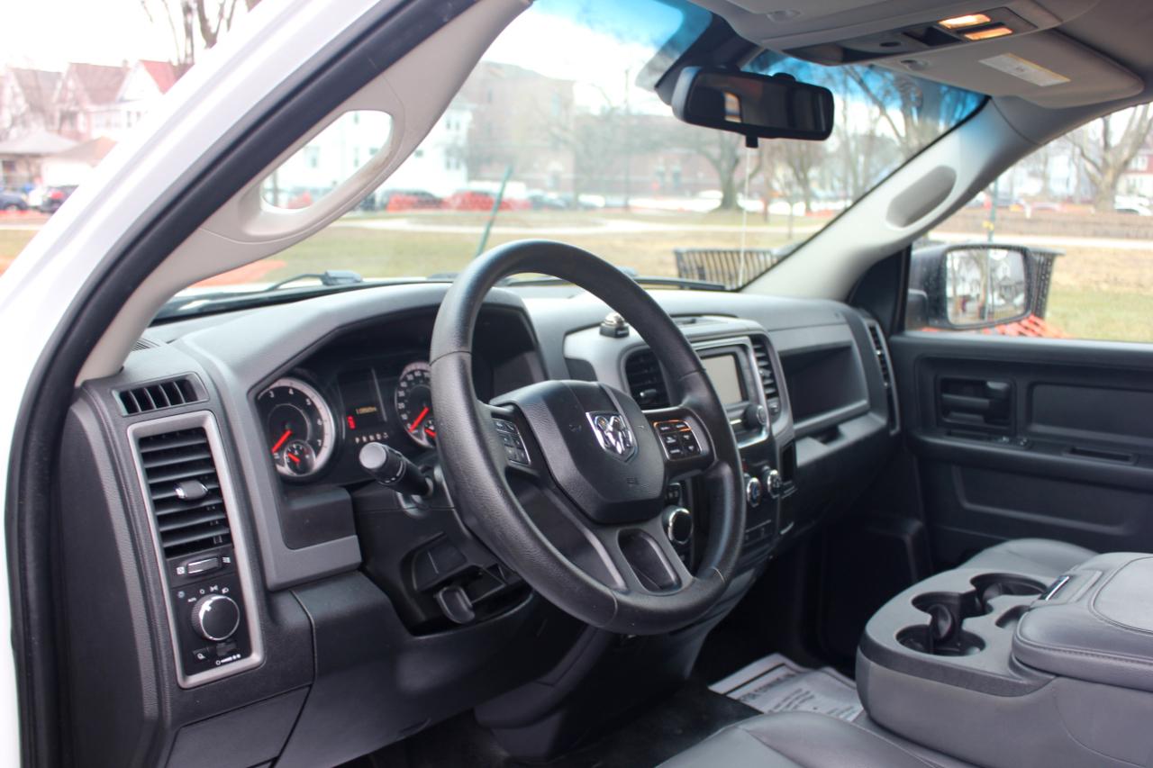 RAM 1500 Tradesman Quad Cab 4WD 2016