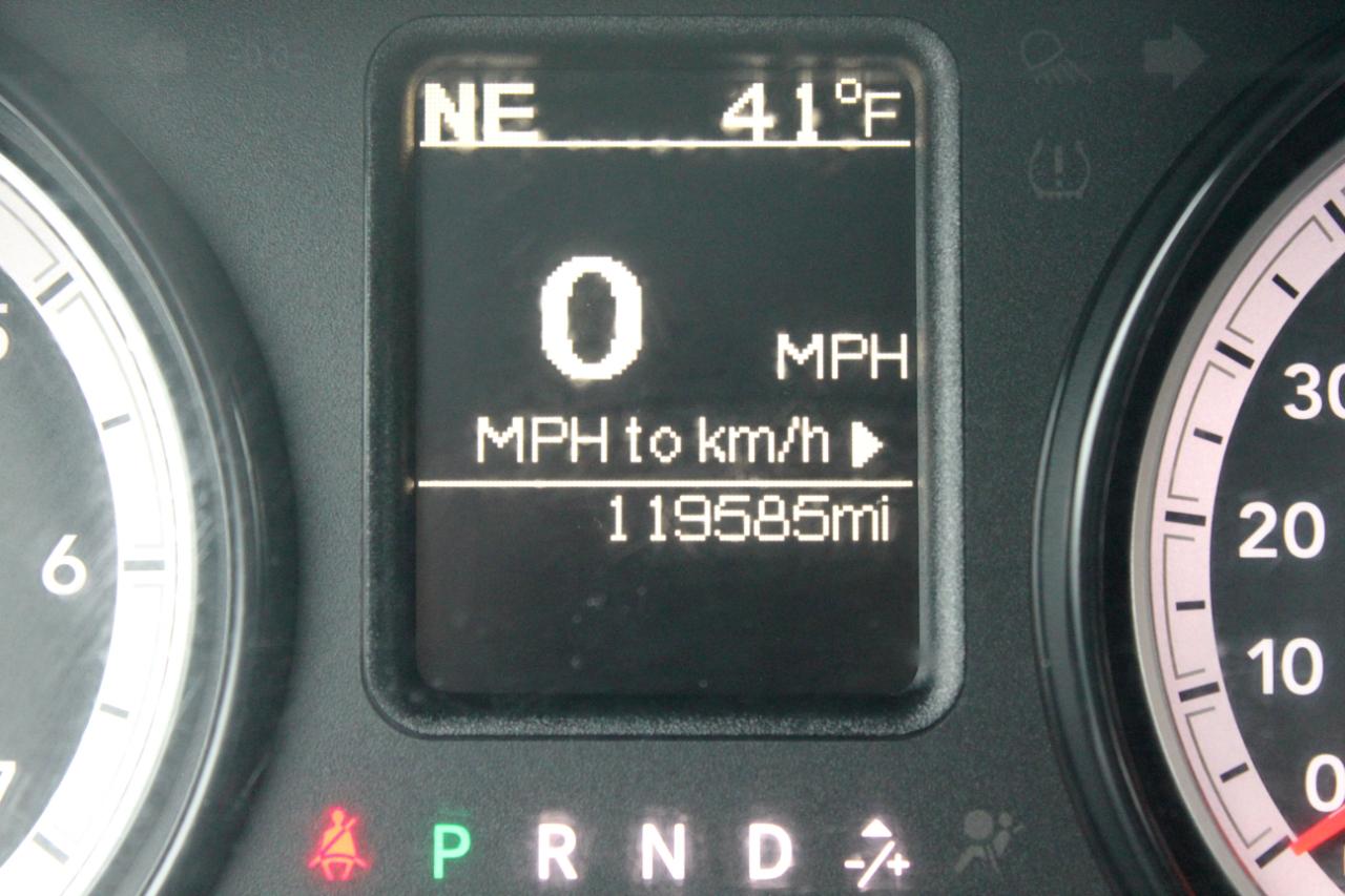 RAM 1500 Tradesman Quad Cab 4WD 2016