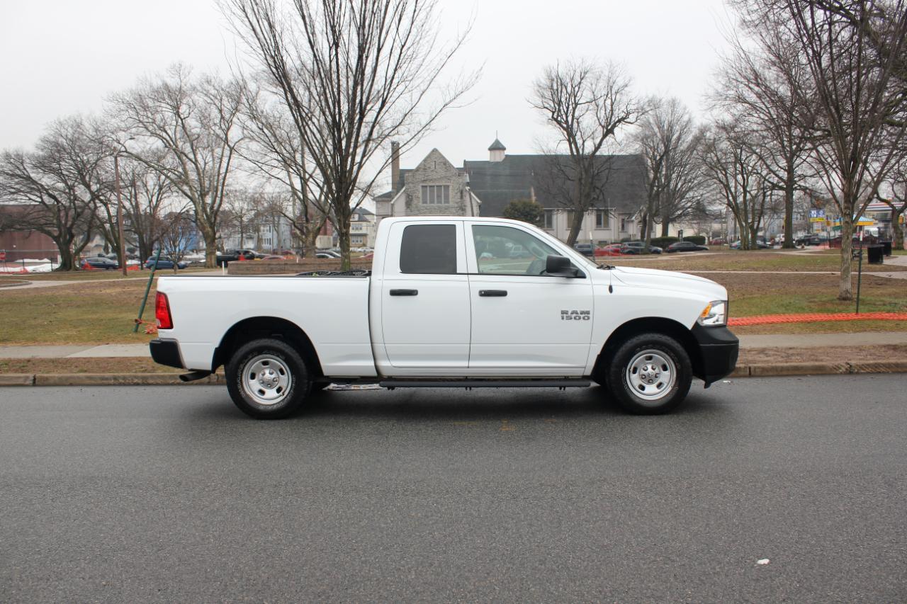 RAM 1500 Tradesman Quad Cab 4WD 2016