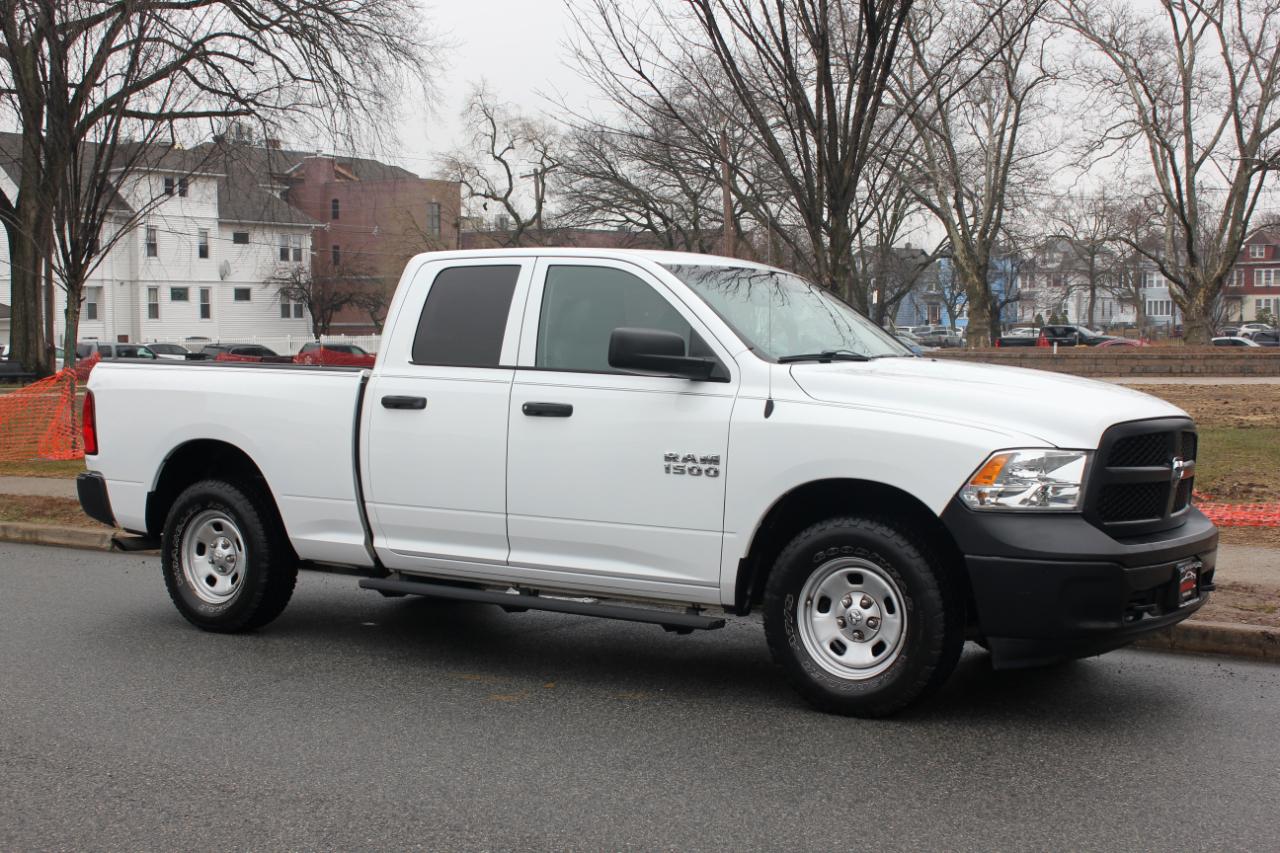 RAM 1500 Tradesman Quad Cab 4WD 2016