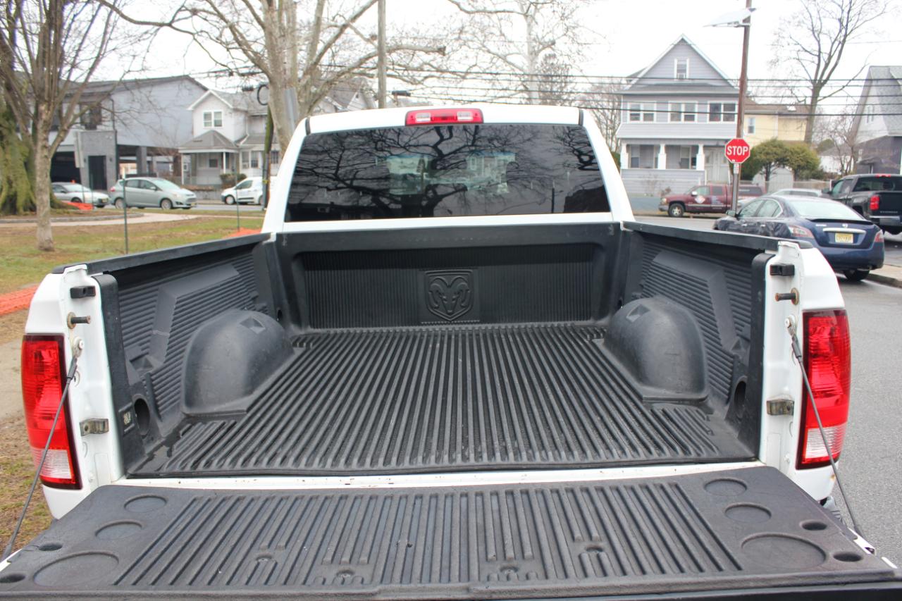 RAM 1500 Tradesman Quad Cab 4WD 2016