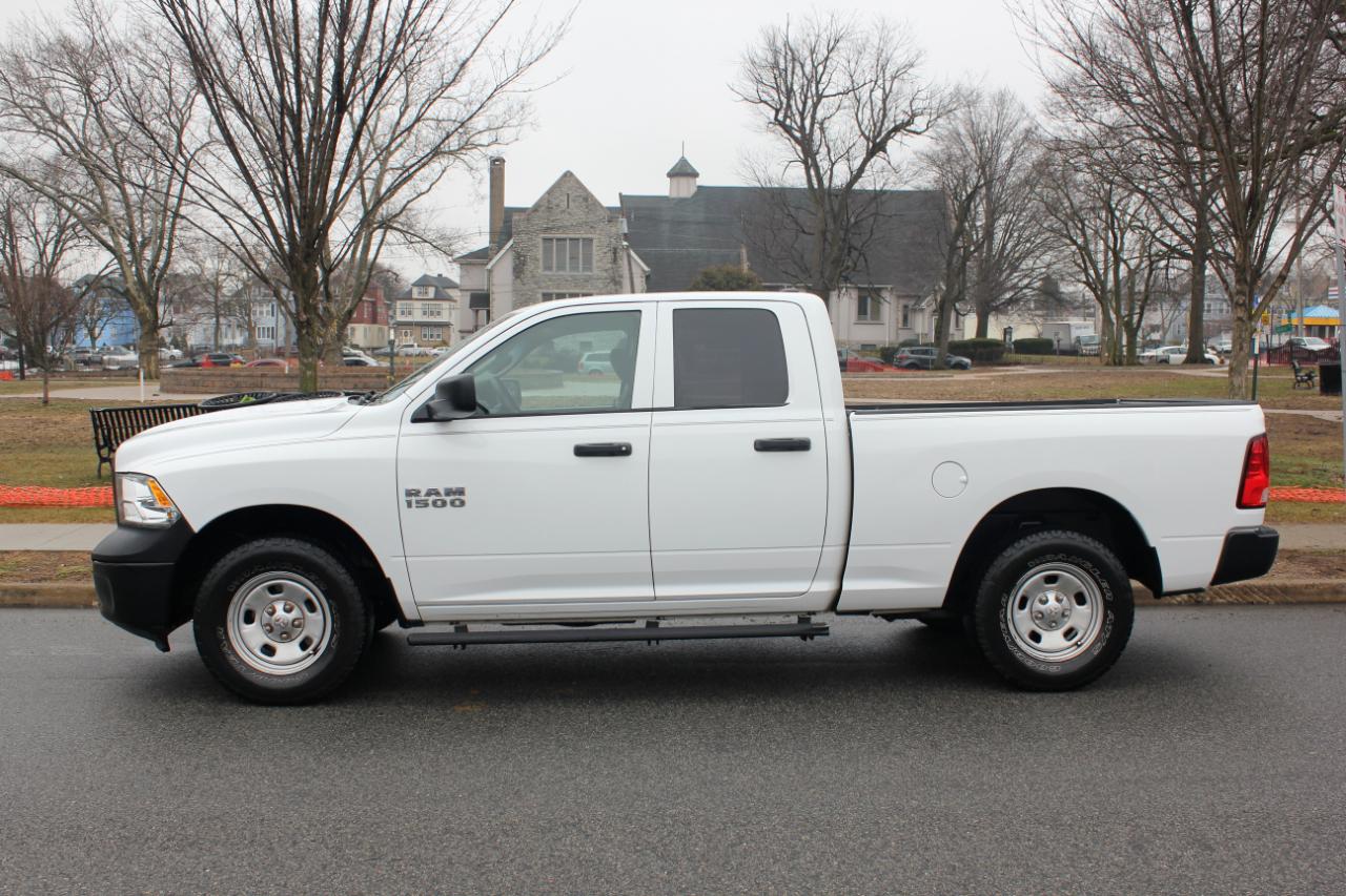 RAM 1500 Tradesman Quad Cab 4WD 2016