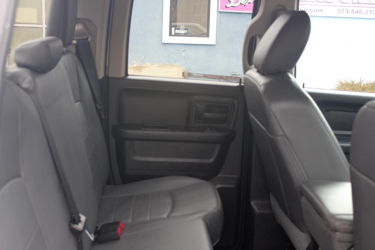 RAM 1500 Tradesman Quad Cab 4WD 2016