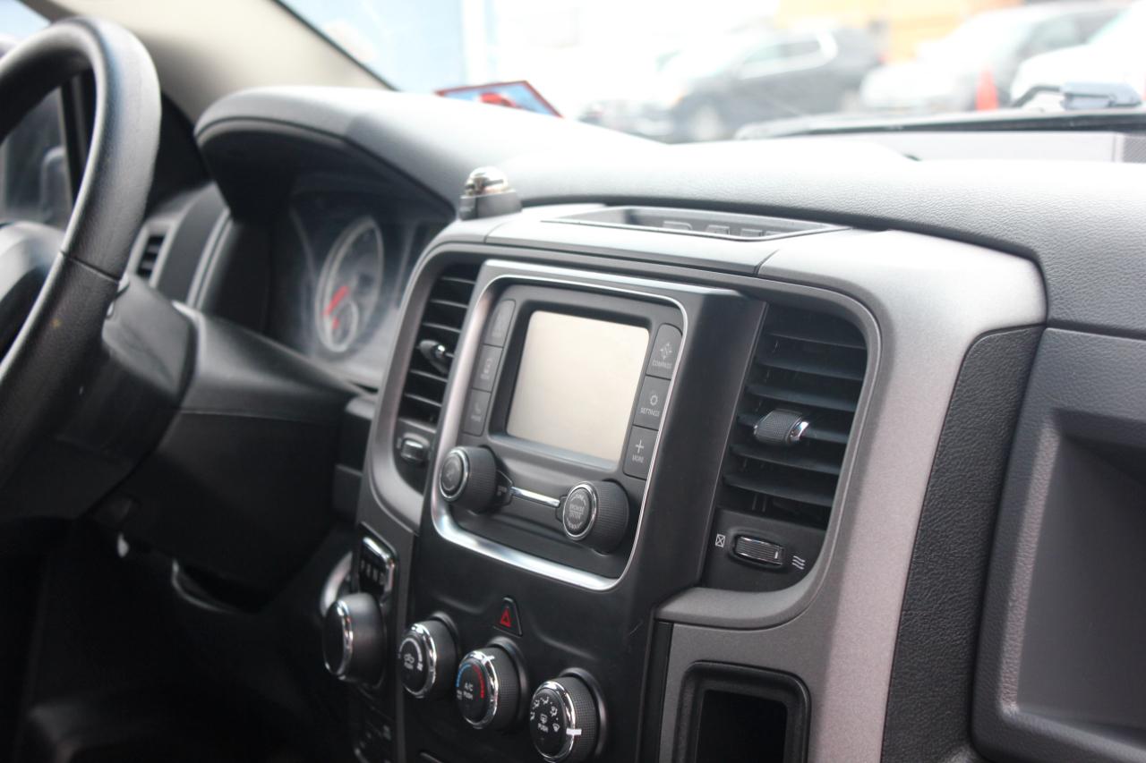 RAM 1500 Tradesman Quad Cab 4WD 2016