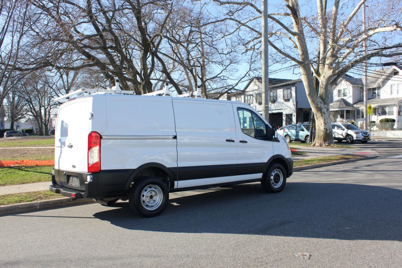 Ford Transit 250 Van Low Roof w/Sliding Pass. 130-in. WB 2020