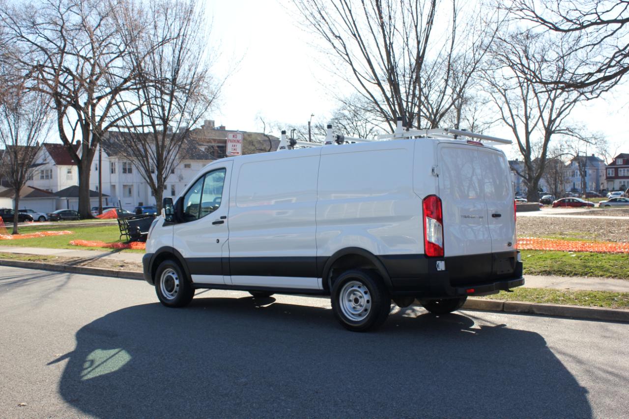 Ford Transit 250 Van Low Roof w/Sliding Pass. 130-in. WB 2020