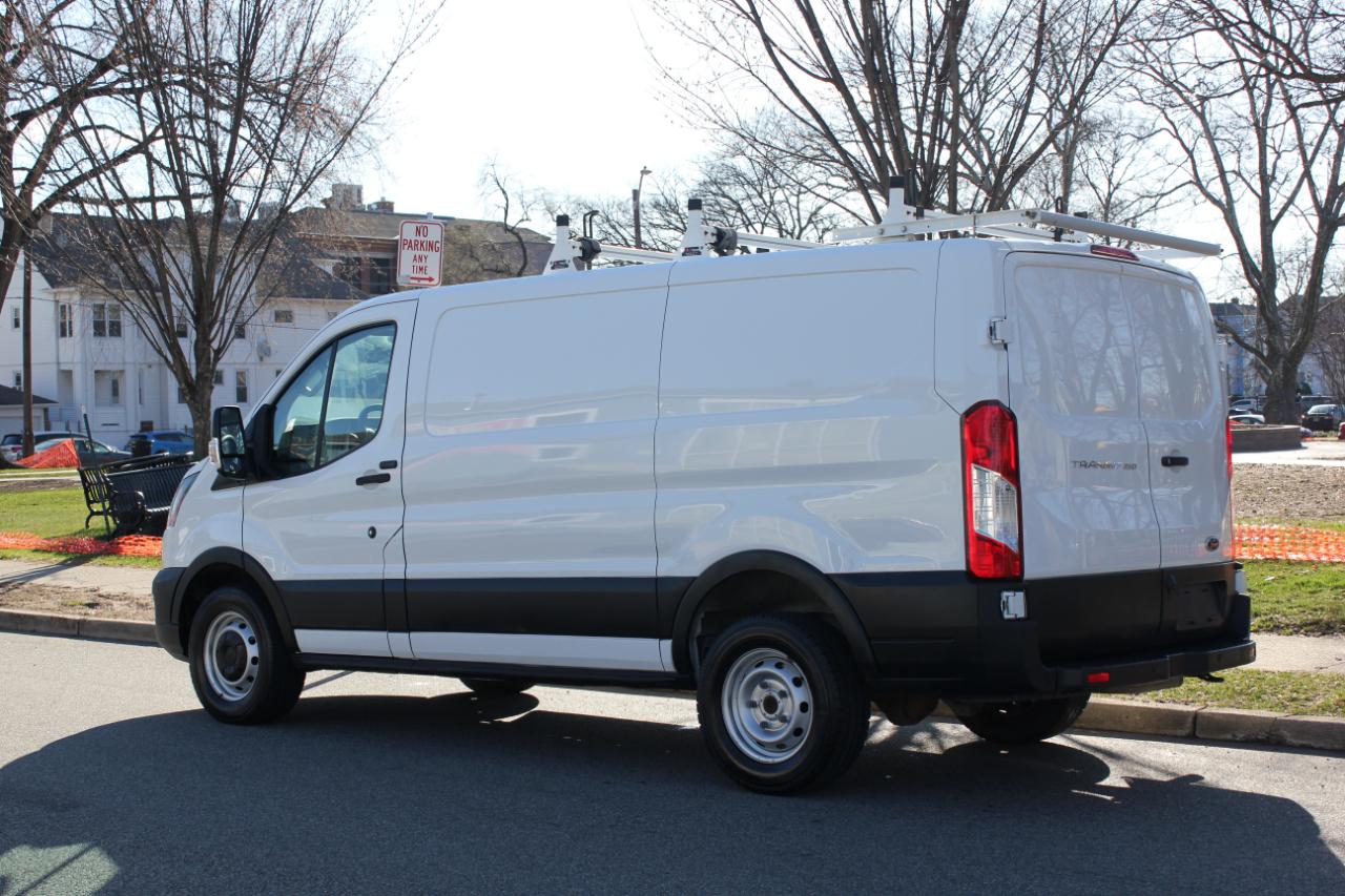 Ford Transit 250 Van Low Roof w/Sliding Pass. 130-in. WB 2020