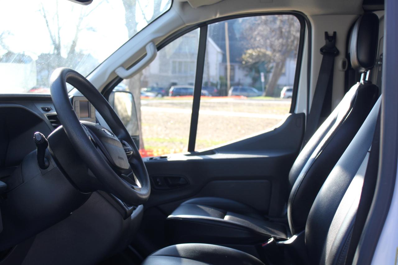 Ford Transit 250 Van Low Roof w/Sliding Pass. 130-in. WB 2020