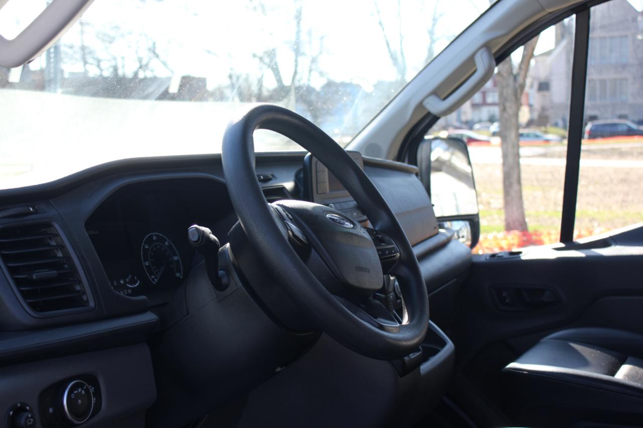 Ford Transit 250 Van Low Roof w/Sliding Pass. 130-in. WB 2020