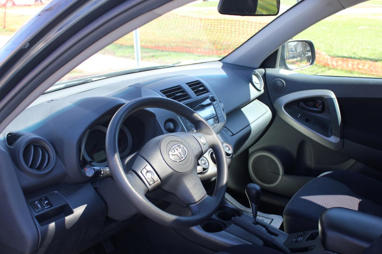 Toyota RAV4 Sport I4 4WD 2010