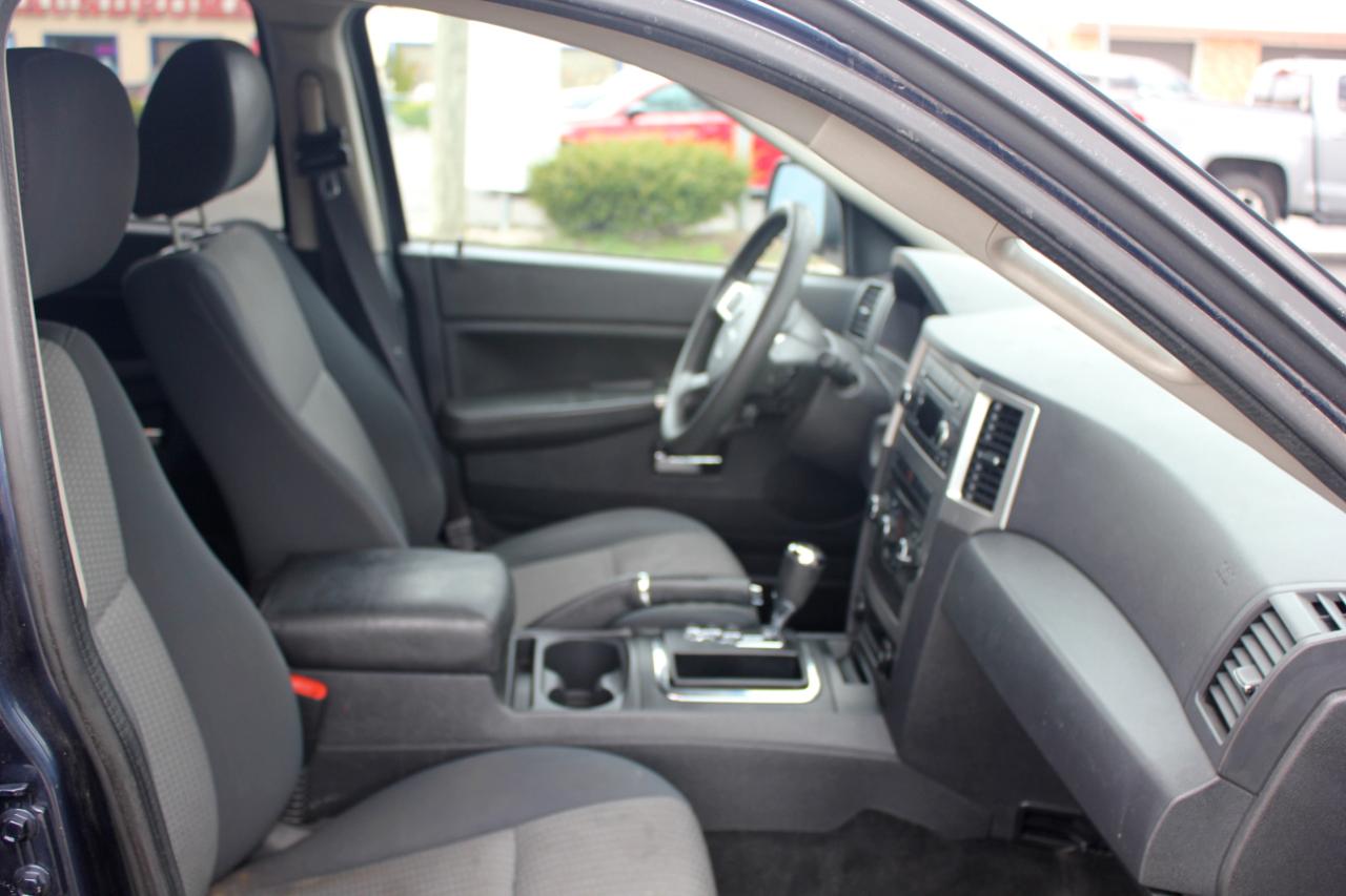 Jeep Grand Cherokee Laredo 4WD 2010