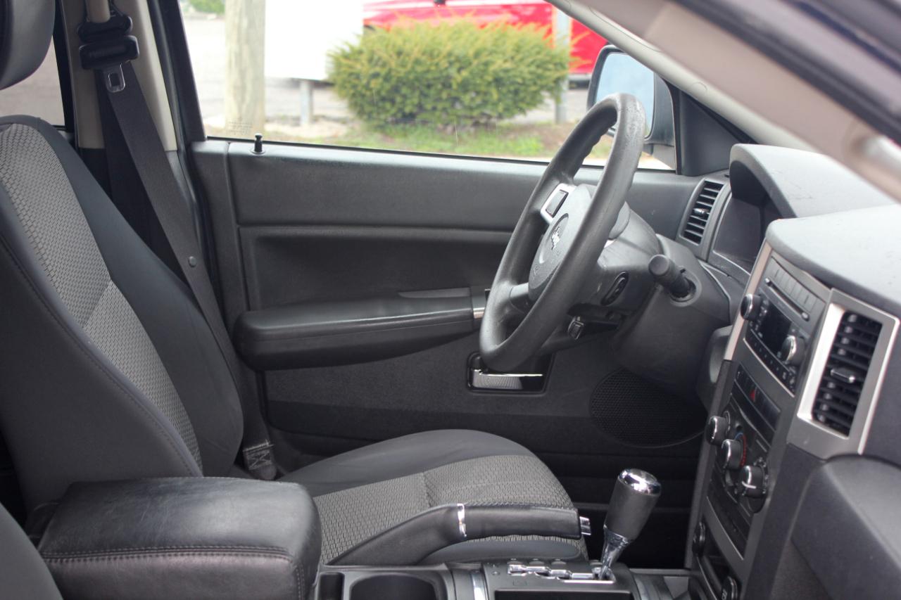 Jeep Grand Cherokee Laredo 4WD 2010