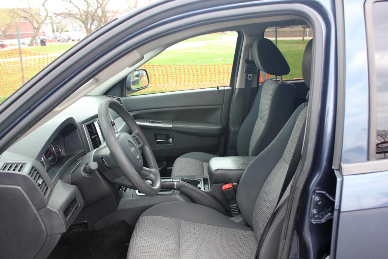 Jeep Grand Cherokee Laredo 4WD 2010