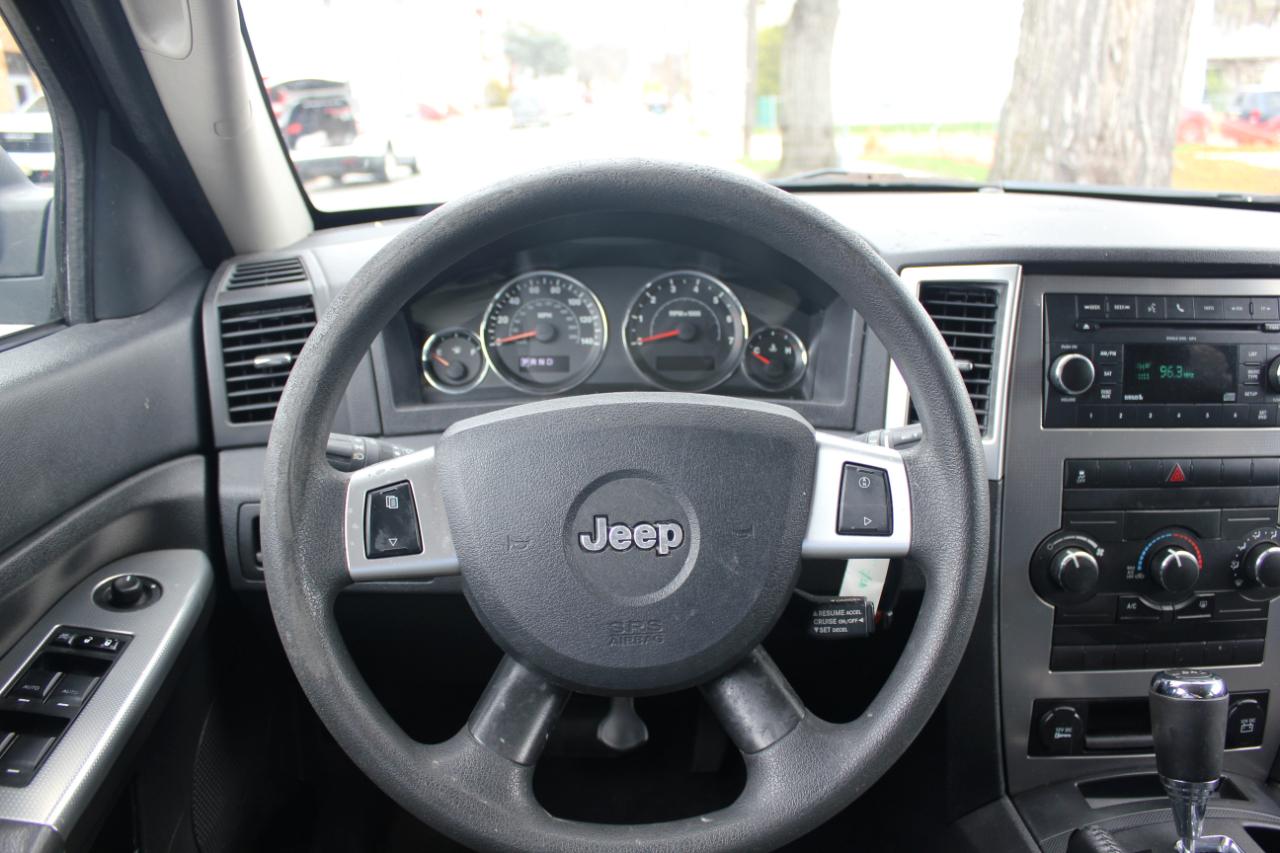 Jeep Grand Cherokee Laredo 4WD 2010