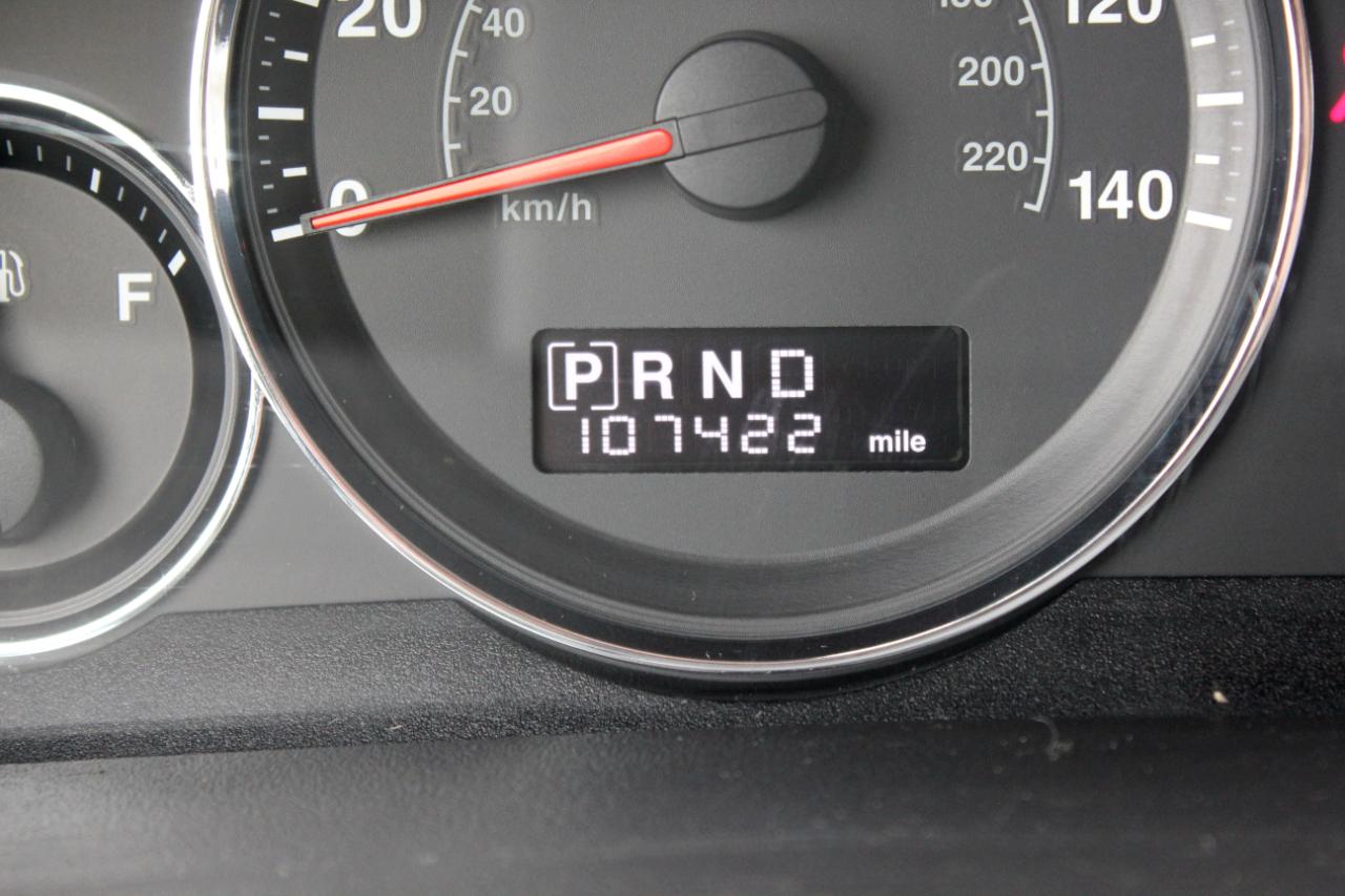 Jeep Grand Cherokee Laredo 4WD 2010