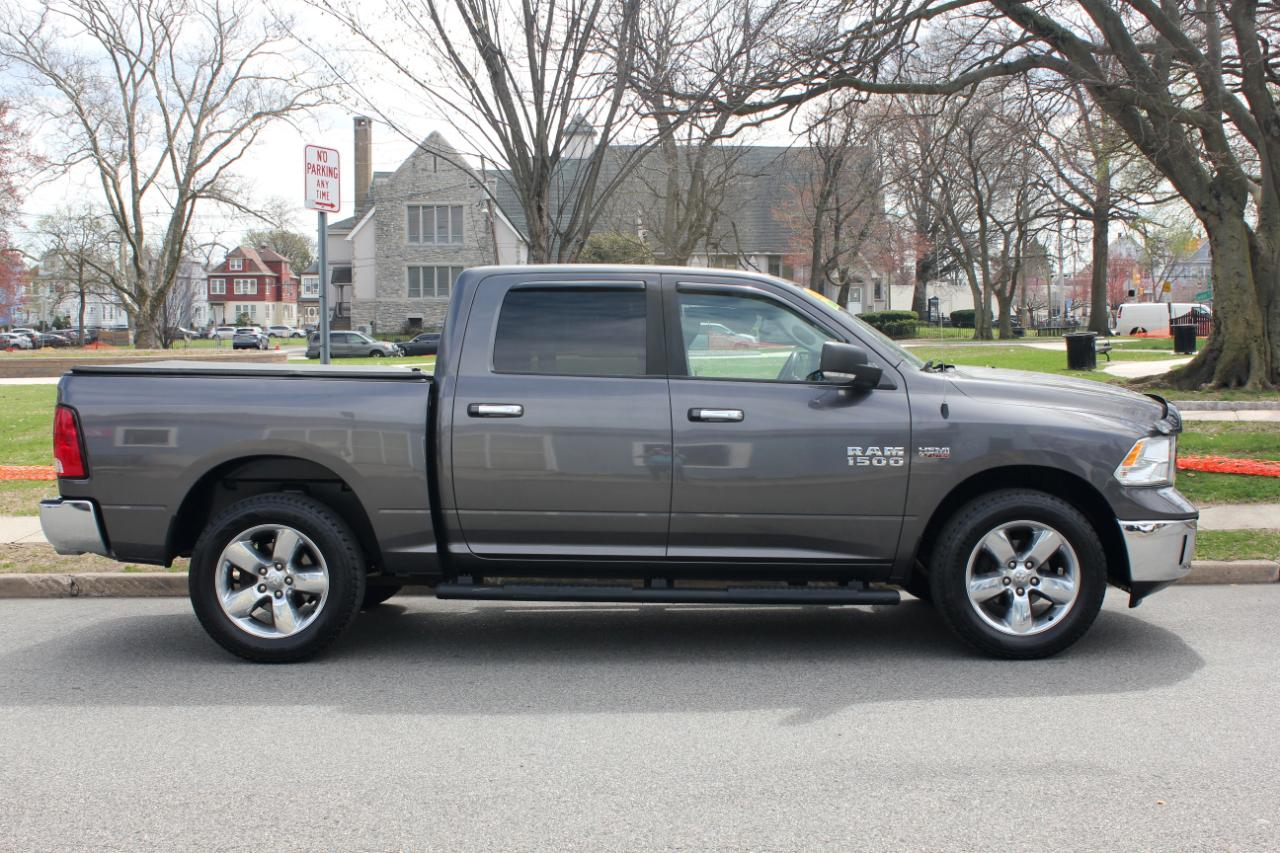 RAM 1500 SLT Crew Cab SWB 4WD 2015