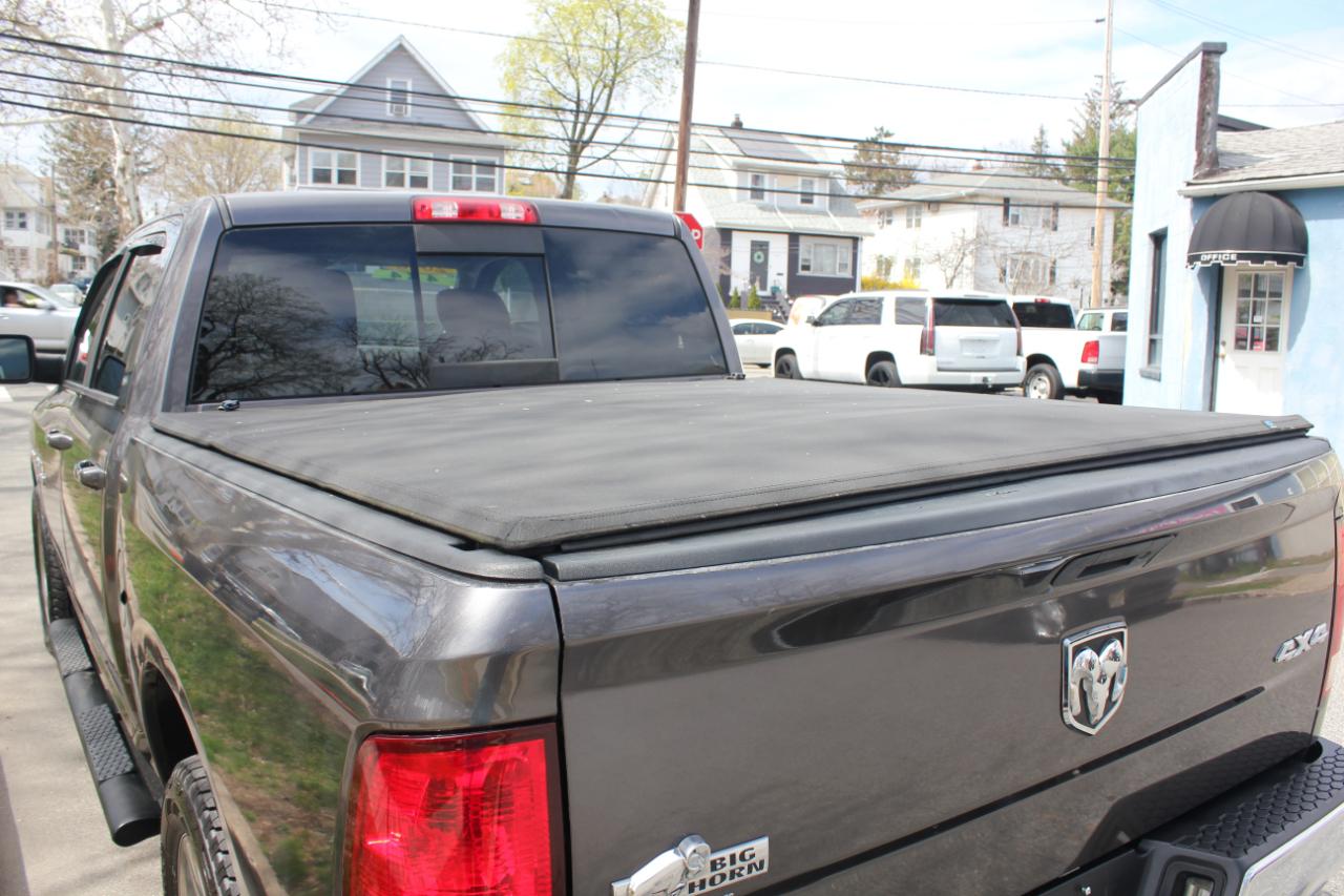 RAM 1500 SLT Crew Cab SWB 4WD 2015