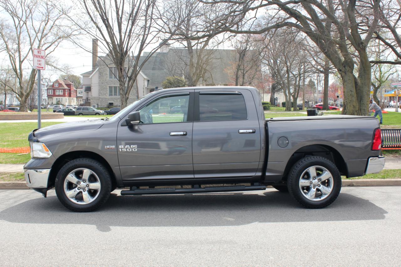 RAM 1500 SLT Crew Cab SWB 4WD 2015