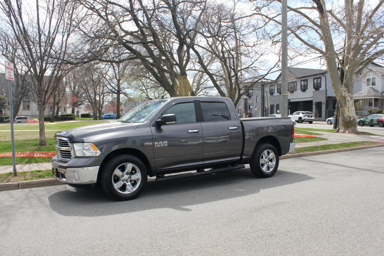 RAM 1500 SLT Crew Cab SWB 4WD 2015
